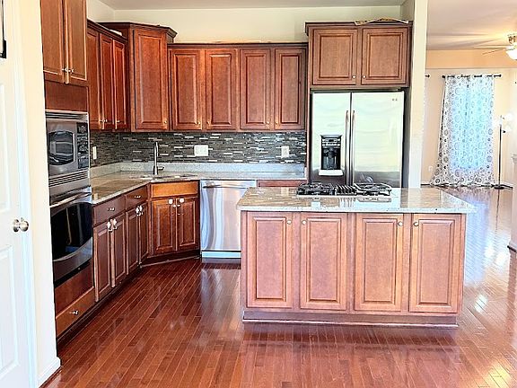 3rd image of 42645 Chisholm Dr