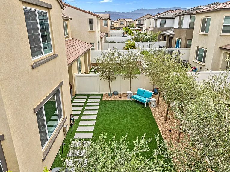 76390 Princeton Way — Photo 34