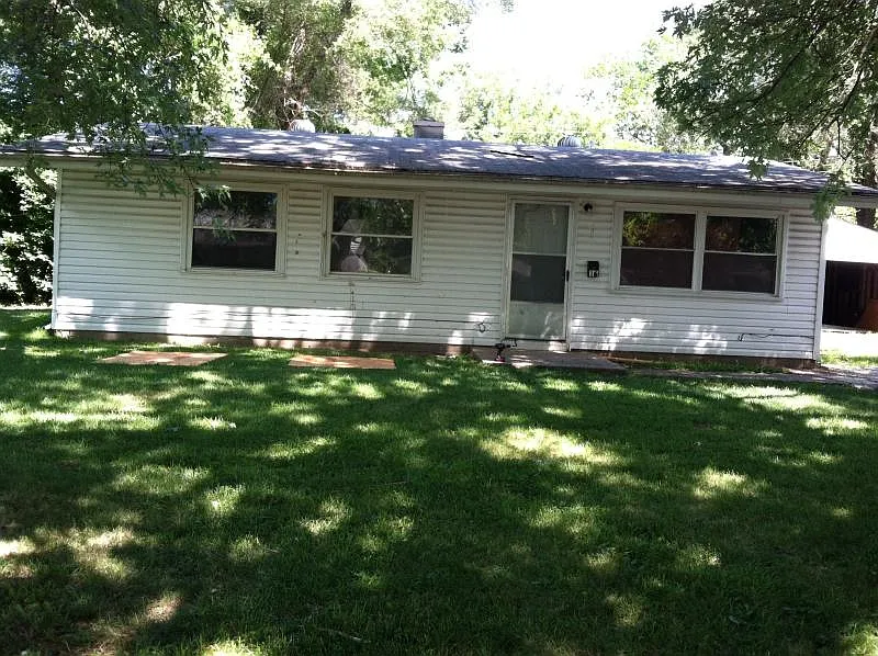 16 W Adams Dr photo 1