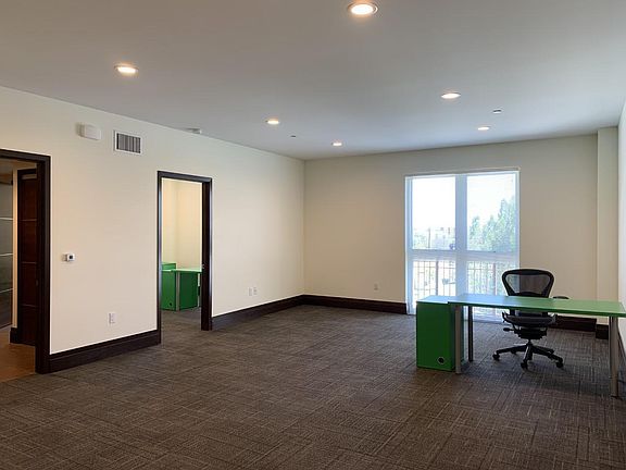 4th image of 418 E Las Tunas Dr #3