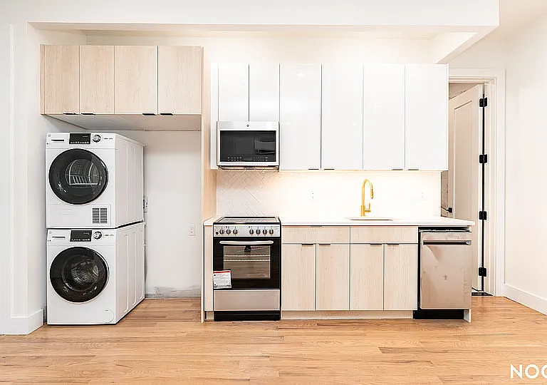 489 Grand St #2C — Photo 1