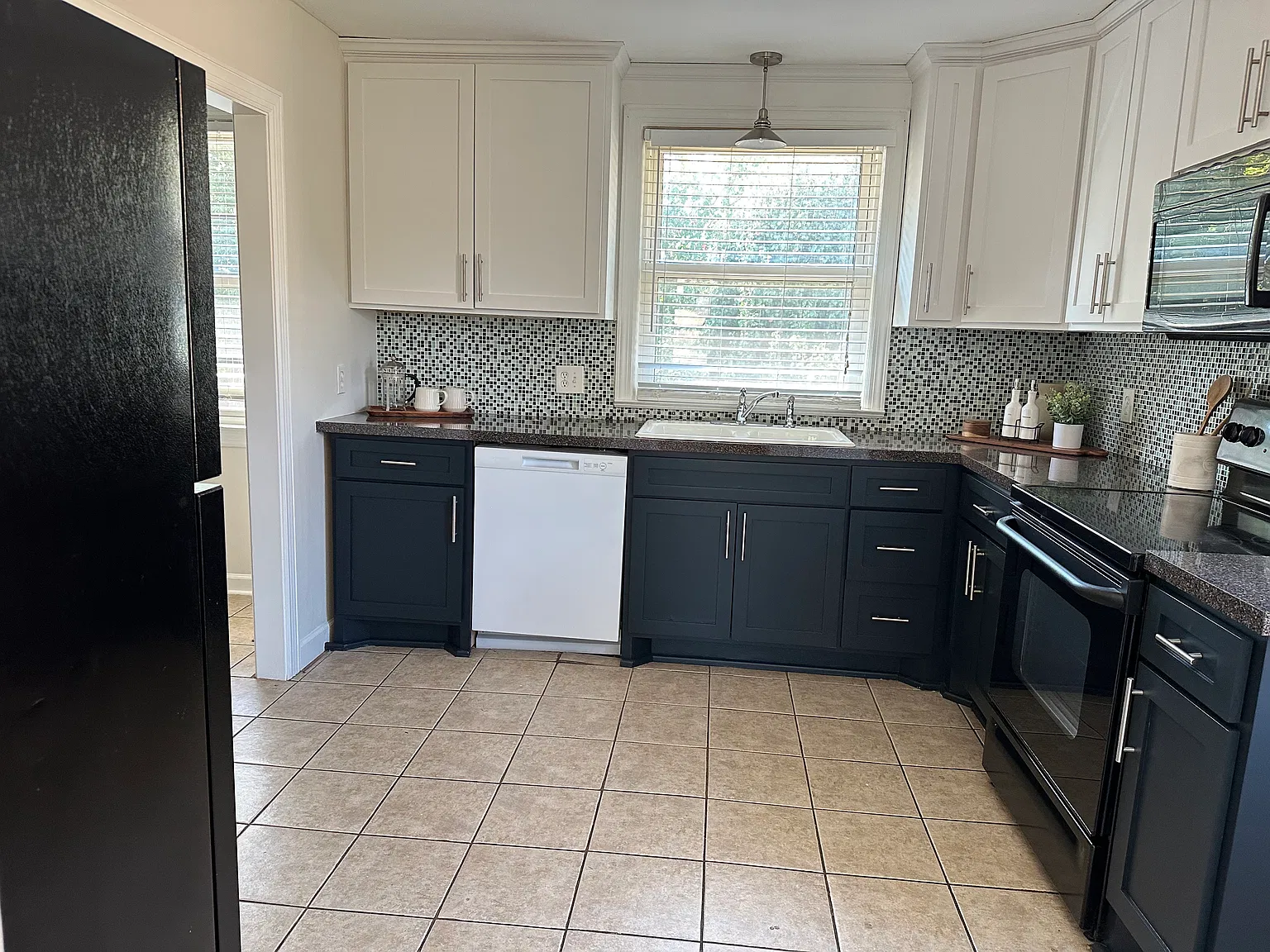 3 bed, 1780 sqft, $2,450 — Photo 1