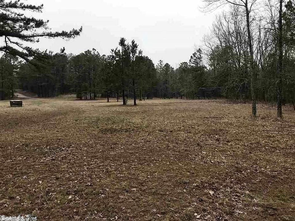 2nd image of 140 Horn Ln