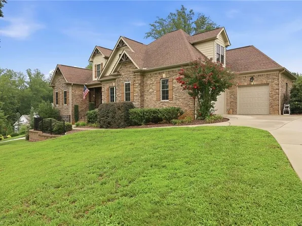 506 Margaret Hiatt Ct, Greensboro, NC 27455