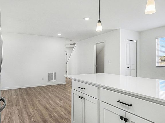 5th image of 1851 Kingfisher Cir