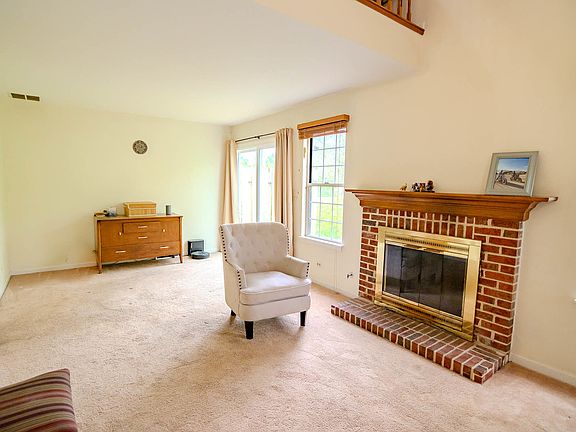 2nd image of 128 Bent Creek Ct
