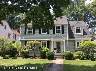 75 Foxcroft Rd, West Hartford, CT 06119