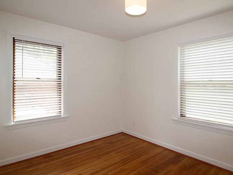 340 Calvert Ave — Photo 11