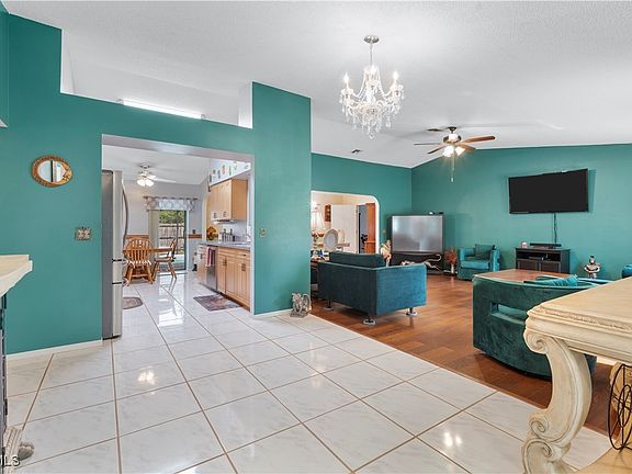 4th image of 1041 S Salford Blvd