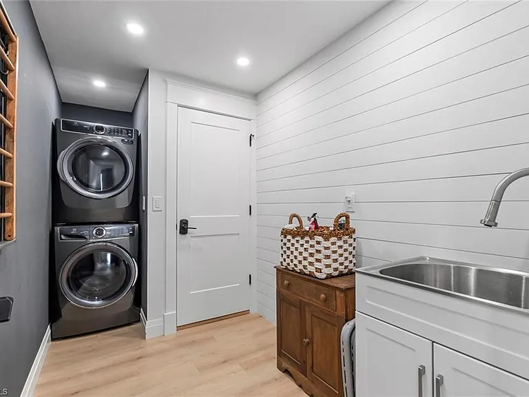 4222 Crayton Rd — Photo 36
