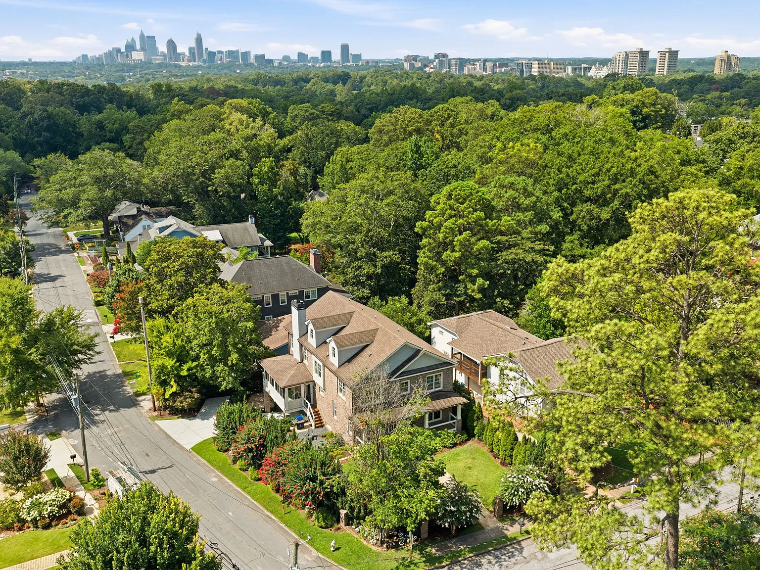 Peachtree Ave NE, Atlanta — Photo 3