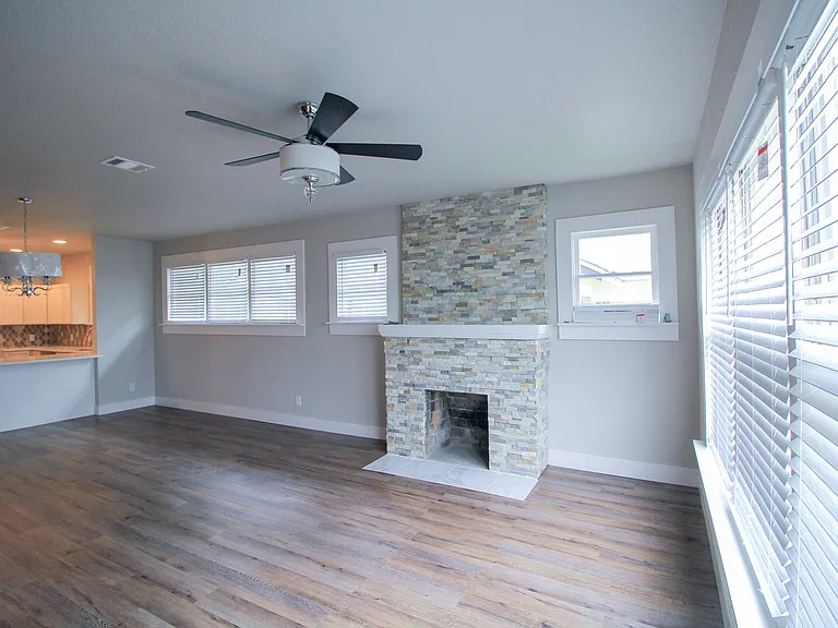 1138 Iowa St — Photo 16