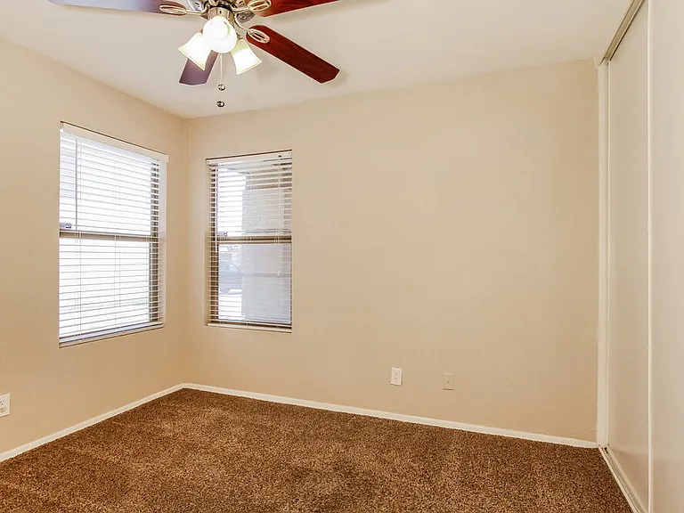 2299 E Peach Tree Dr — Photo 11
