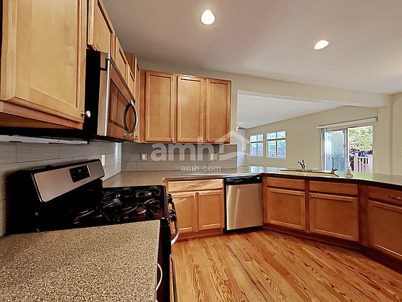 3rd image of 12204 Hannibal St