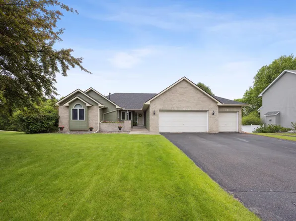 582 139th Ln NW, Andover, MN 55304