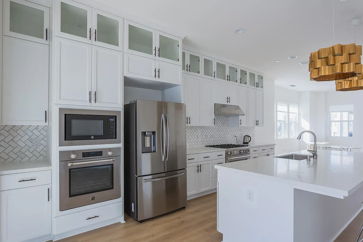 4 bed, 2867 sqft, $5,900 — Photo 2