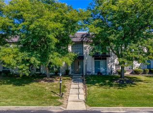 8455 N Akins Rd APT 201, North Royalton, OH 44133