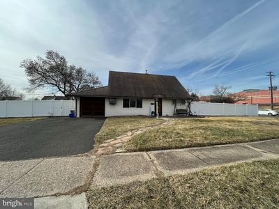 35 Hybrid Rd, Levittown, PA, 19056