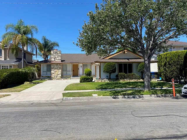 3 bed, 1400 sqft, $3,900 — Photo 2