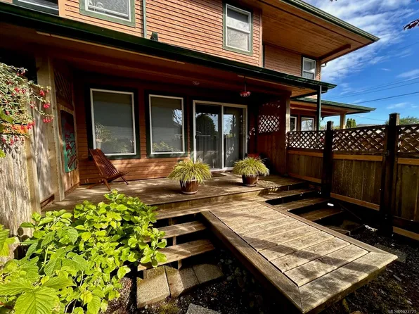 1553 Larch Rd Unit 2, Ucluelet, BC V0R 3A0