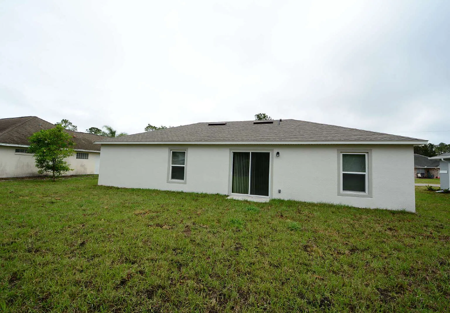 3 bed, 2.0 bath, 1350 sqft, $1,950 — Photo 2