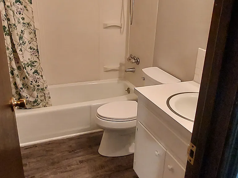 5725 Leavenworth Rd #8 — Photo 32