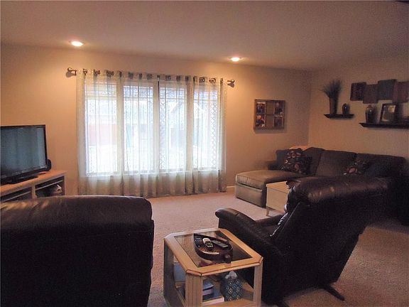 4th image of 1030 E Northland Dr