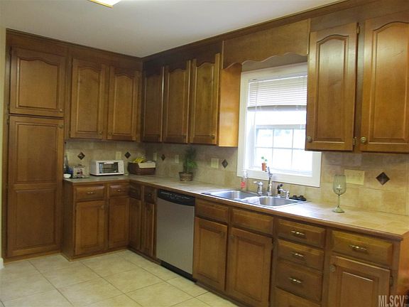 2nd image of 2995 Peachtree Street Ext