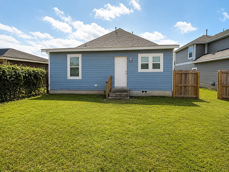 1045 Ayers St #101 — Photo 10