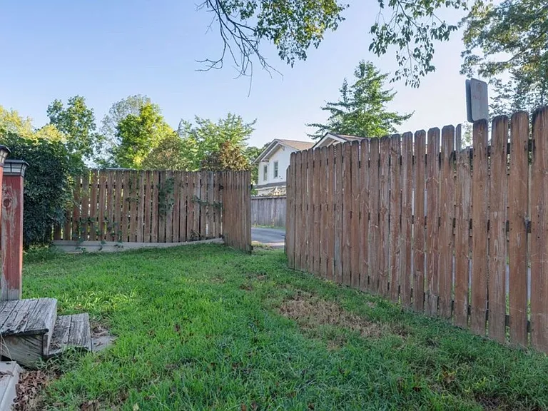 423 Money Tree Ln — Photo 26