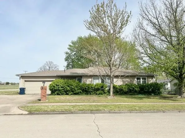 1210 N 18th Pl, Independence, KS 67301