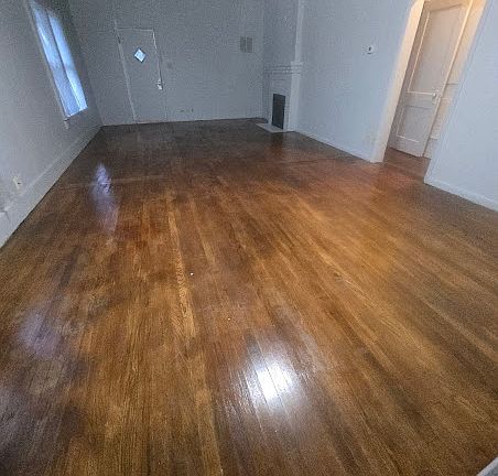 3rd image of 1221 S Johnstone Ave