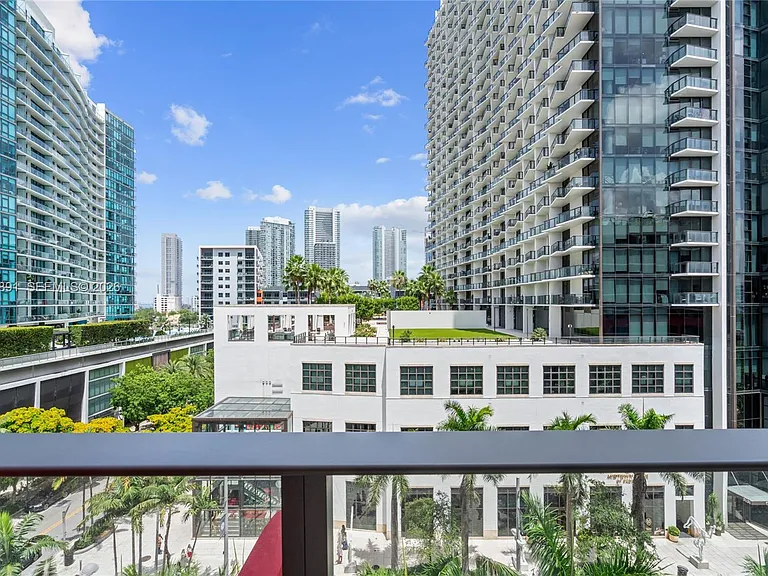90 NE 32nd St #710 — Photo 14