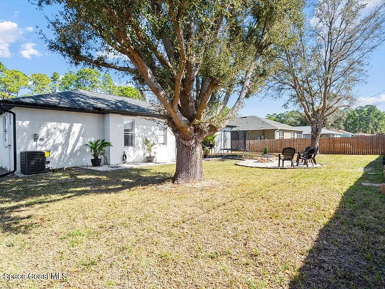 356 Olster St SW — Photo 46