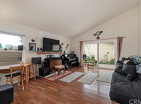 3rd image of 1145 Cabrillo Park Dr