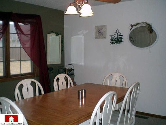 4th image of 1810 Kendrick Ln