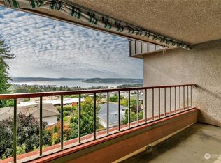 1902 Bridgeport Way W APT 402, University Place, WA 98466