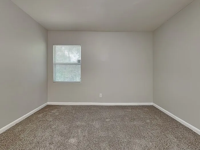 10927 Regency Dr — Photo 8