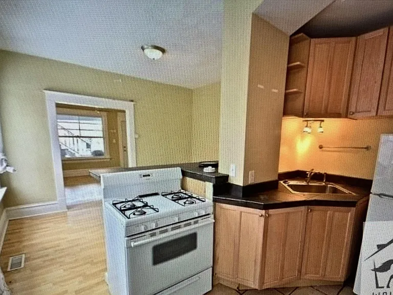 1470 S Edison St #2 — Photo 2