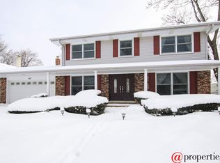 947 Suffield Ter, Northbrook, IL 60062