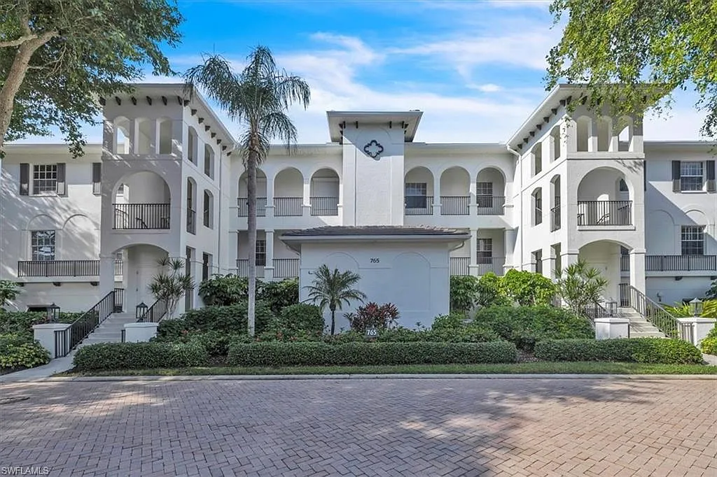 2 bed, 2.0 bath, 1703 sqft, $8,000 — Photo 4