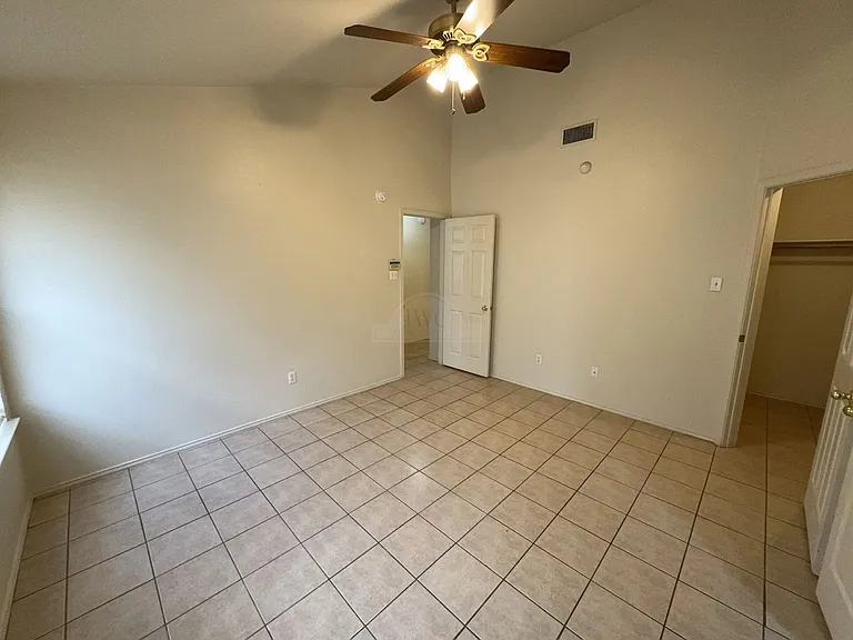 1604 Grey Fox Trl — Photo 19