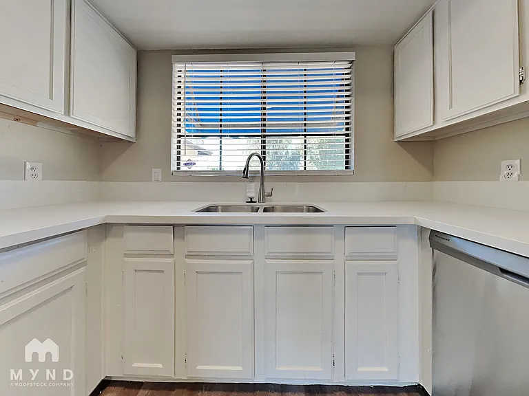 4816 W Sierra Vista Dr — Photo 12