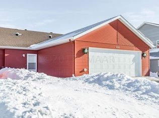 1010 33rd St S, Moorhead, MN 56560