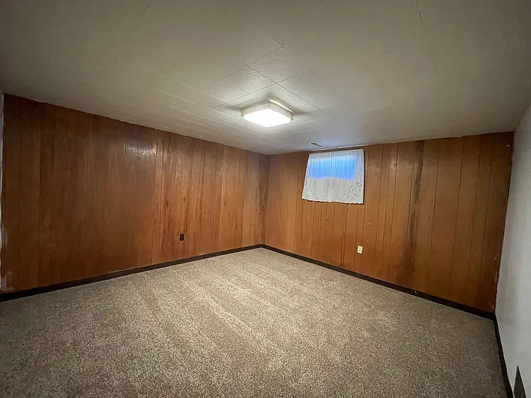 5630 N Greenwood Blvd — Photo 15