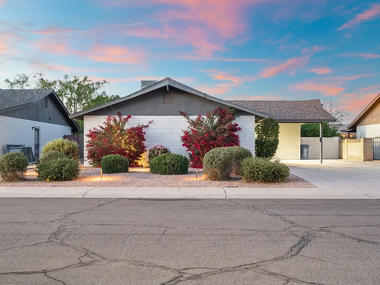 2510 E Hermosa Dr — Photo 1