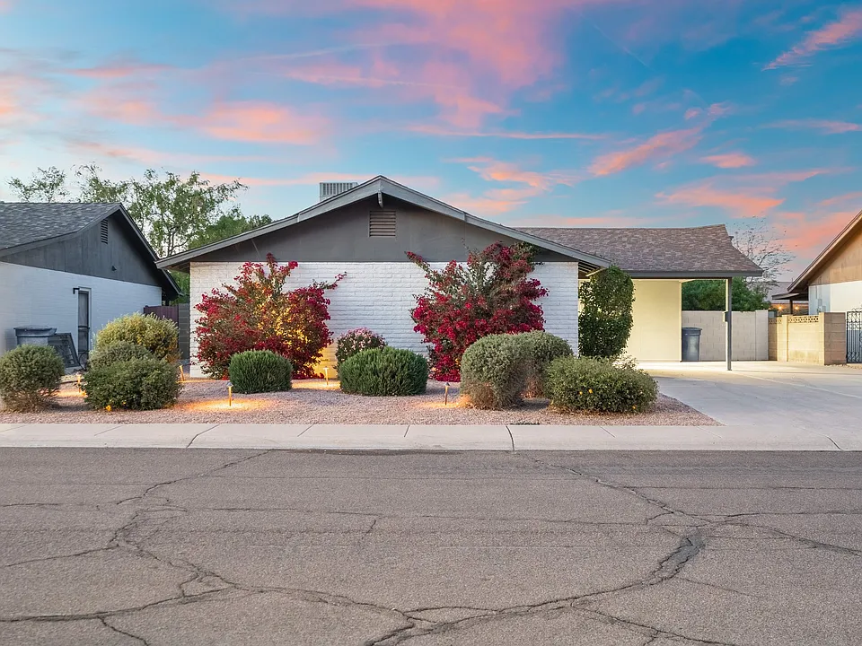 2510 E Hermosa Dr