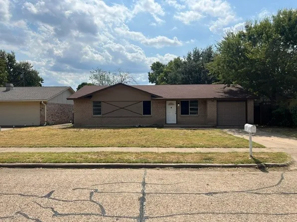 2312 Meadowcrest Dr, Irving, TX 75060