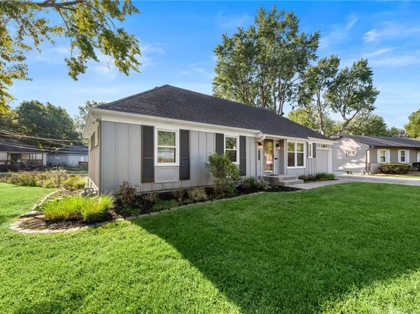 9309 W 98th Ter, Overland Park, KS 66212