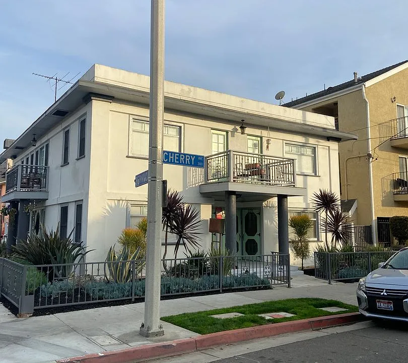 320-326 Cherry Ave